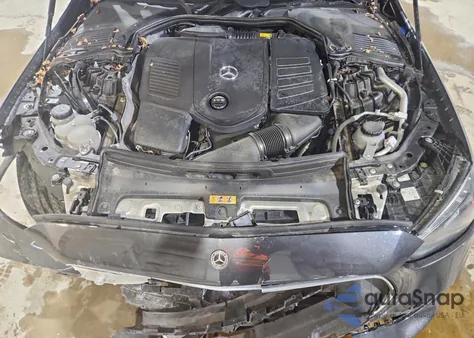 2022 Mercedes-Benz C 300 4Matic z USA, uszkodzony, nr VIN W1KAF4HB9NR060531